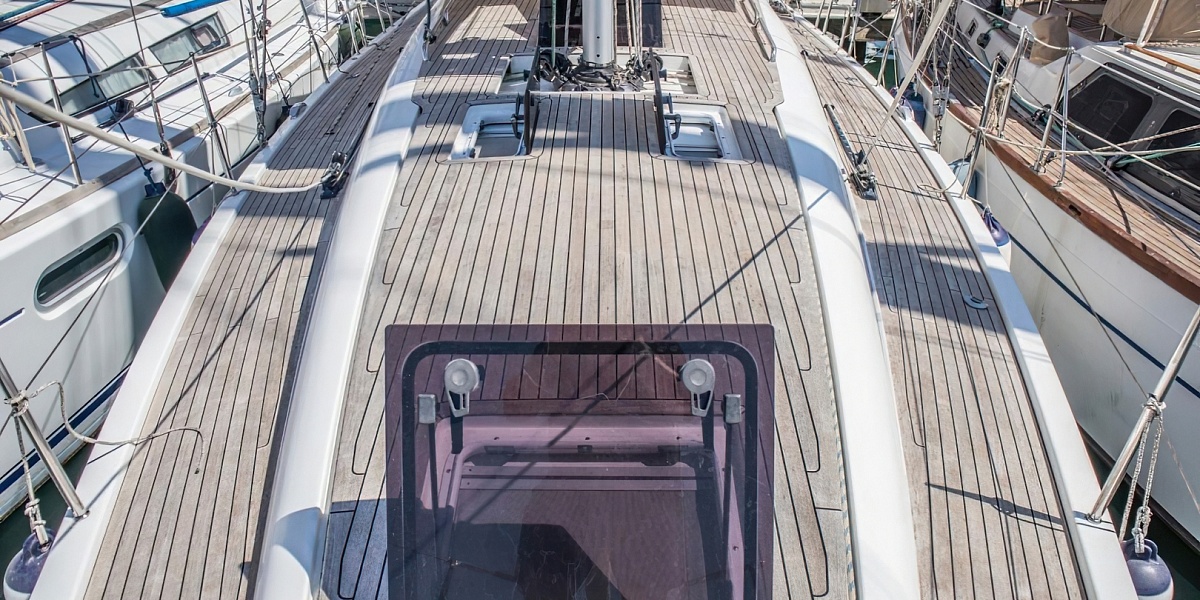 Продается парусная яхта AZUREE 41